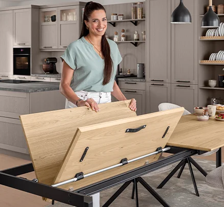 csm_neuheiten26_living_esstisch_butterfly_sally_31598_25_Frame_619_P_32a77f4912